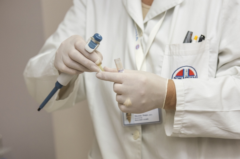 dentiste-LA VERDIERE-min_person-white-care-medicine-health-laboratory-917211-pxhere.com